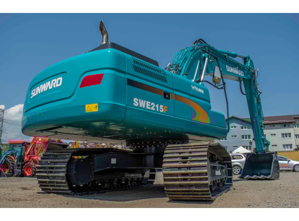 Excavator senile SUNWARD SWE 215 F - Garantie 3 ani! de vanzare